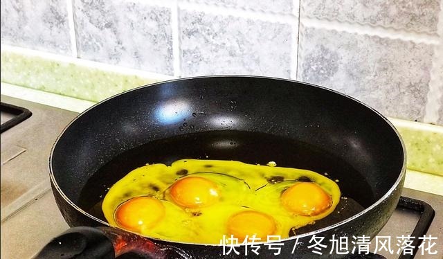 韭菜盒子|不破皮不露馅的韭菜盒子做法，香味浓郁，几天不吃想得慌！