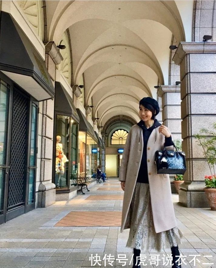 50岁女人如何告别“大妈感”?跟着日本博主这样穿,减龄又洋气