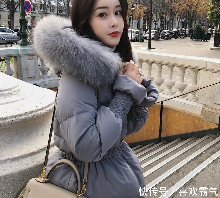 建议大家:羽绒服就买下面这颜色的,保暖还显年轻,几年不过时