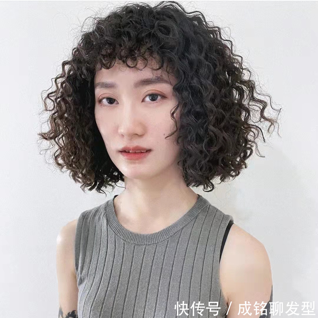 卷形|羊毛卷已经过气了,今年流行烫“巴西卷”,时髦的小姐姐已经上头