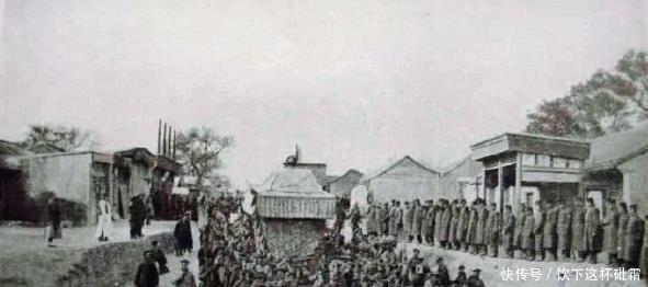 众人|慈禧出殡同33斤纯金打造灵柩顶,7千人抬,但众人总会闻到怪味!