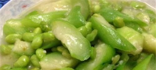 老太太|女性不想提早变成“老太太”,常吃3种食物,改善气血,滋补身体