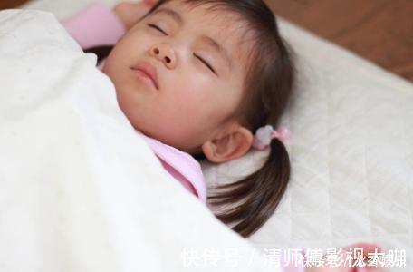 孩子|孩子积食后,身体会有4种表现,尽早发现,以免影响孩子发育