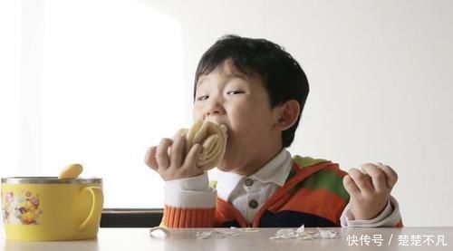 检查|6岁女儿脖颈发黑洗不掉，送医院检查，医生的解释令宝妈哭笑不得