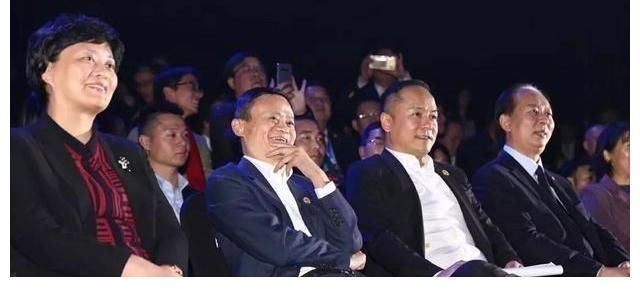 银泰集团|银泰集团沈国军：被马云视为好友，拥有39座大厦，娶了个明星老婆