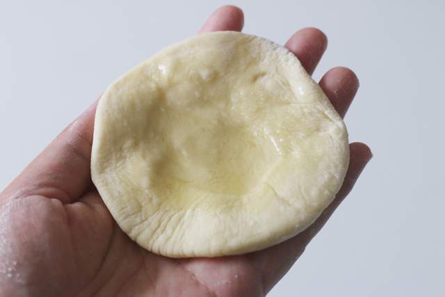 近来做火烧上瘾了!又胖又软还养胃,夹点儿肉,跟吃汉堡似的!