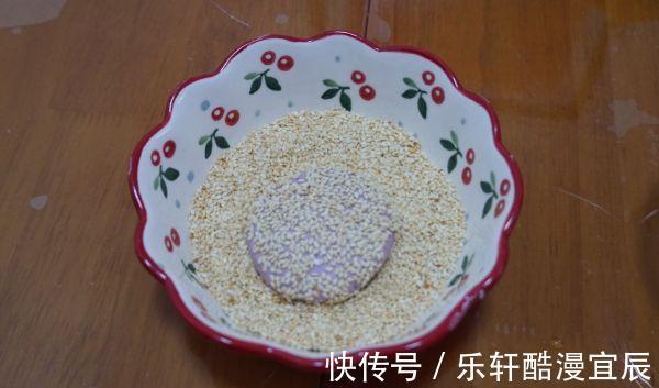 豆沙|夜市地摊需要排队才能买到的紫薯豆沙饼,在家10分钟能做1大盘