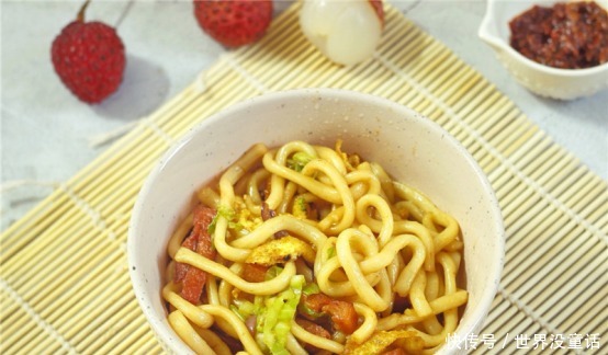 日本人喜爱的乌冬面不仅营养健康,而且做法简单!