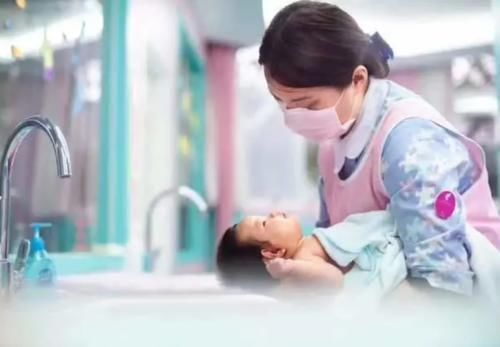 屁屁|婴儿“红屁屁”住院20多天,差点要植皮,医生:都是家长粗心闹的