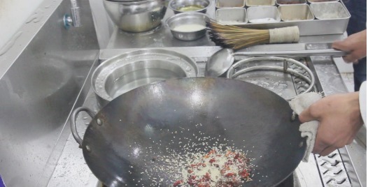 金针菇|1把金针菇,2个鸡蛋,厨师长的这种做法,吃一次就忘不掉