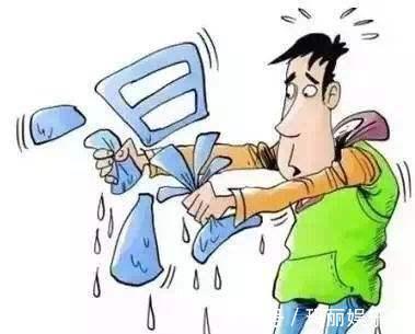 水泡|夏天出汗后，手脚出现水泡是怎么回事不重视可能危害健康