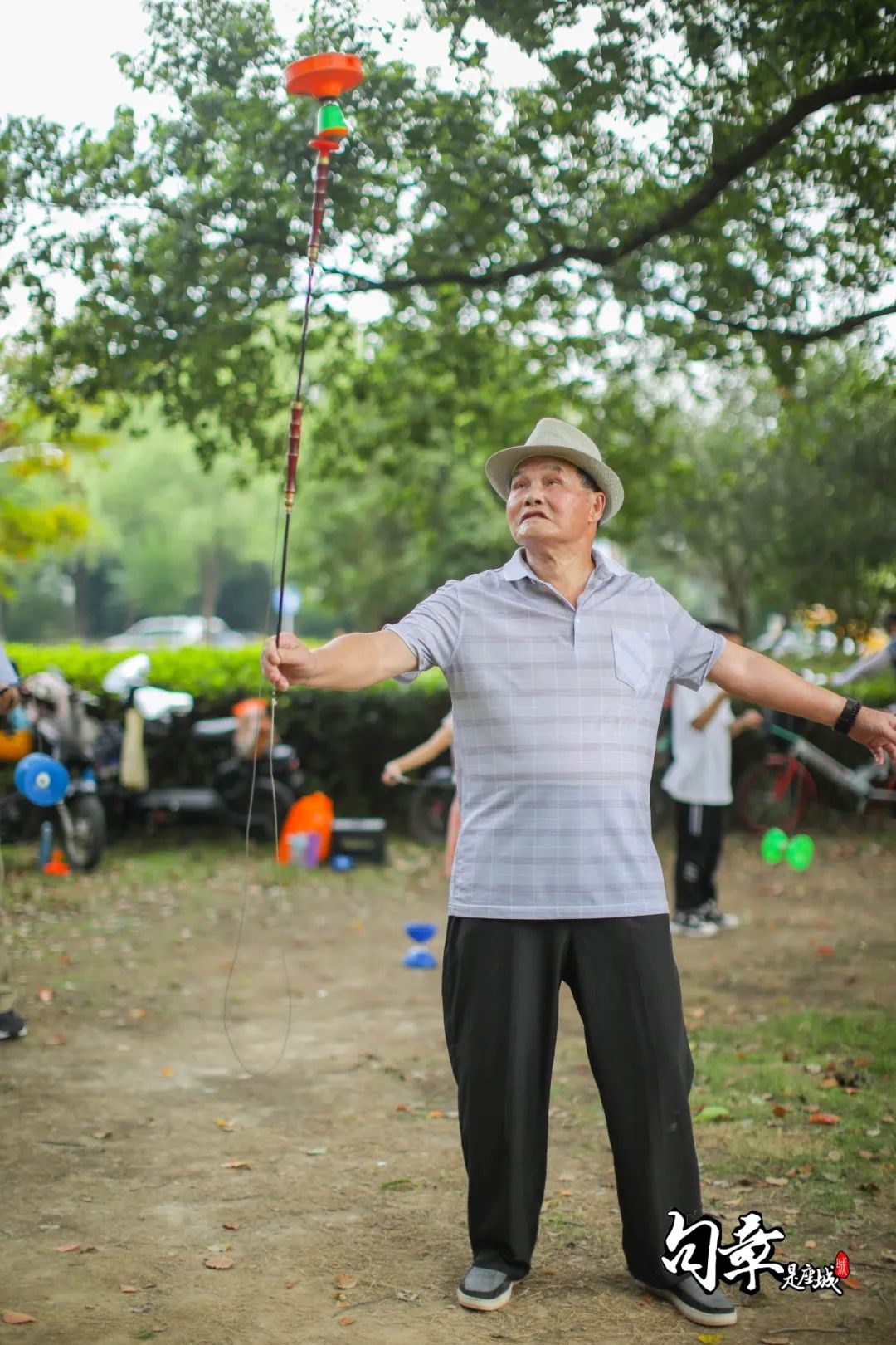 总教头|这位江北“总教头” 天天早上带着他们抖抖抖