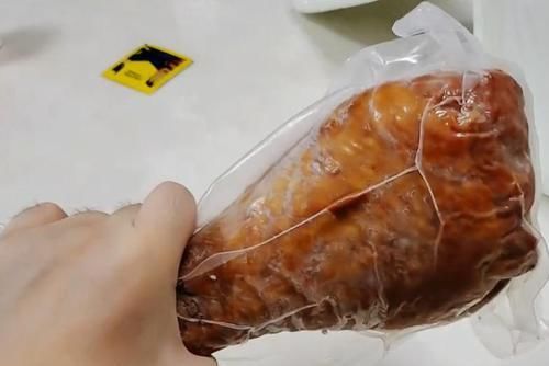 舌尖|85元网购一只三斤重的“火鸡腿”本以为很难吃，尝了一口感觉赚到了！舌尖的味觉