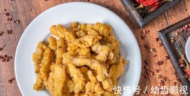 炸酥肉，用淀粉还是面粉？四川大厨教你一招，焦香酥脆不回软