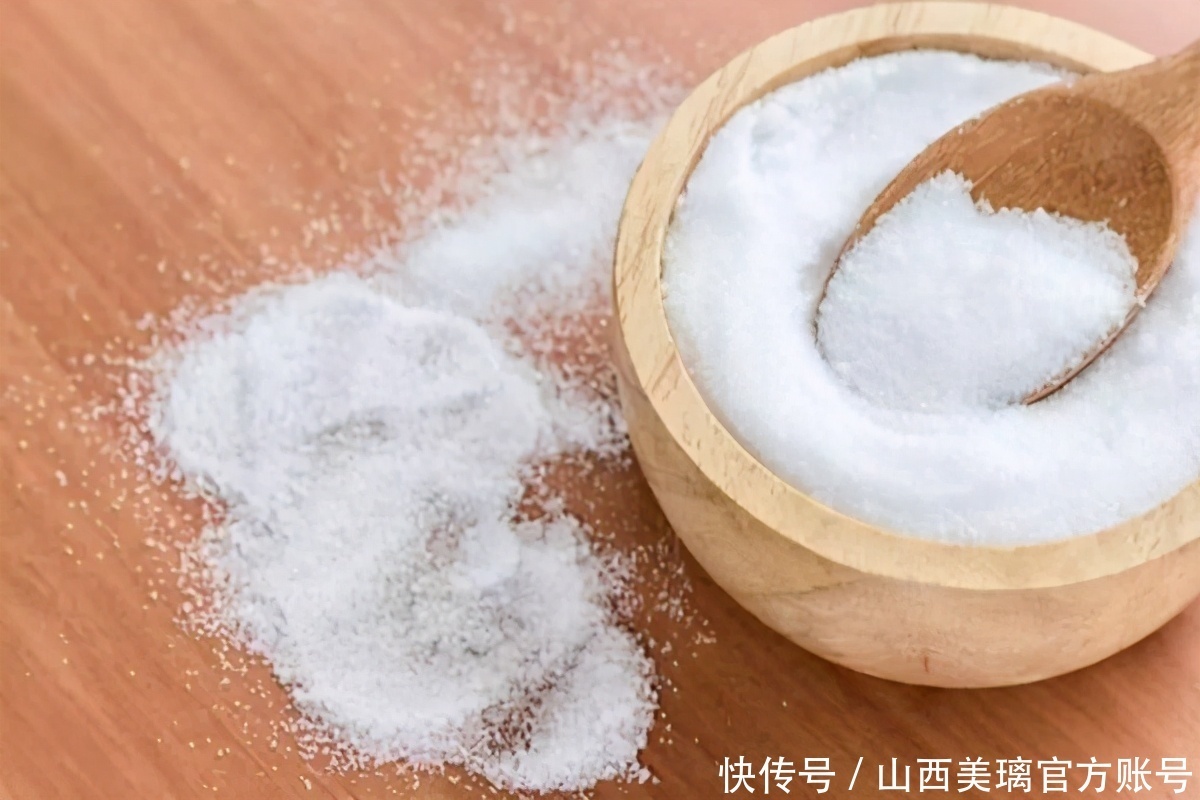 茶杯里有黑乎乎的茶垢别抓狂,使用这2种宝贝,茶杯光亮如新