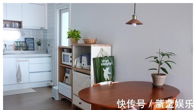 白色系|她家玄关太好看了,一进门就被美到,喜欢这样务实不花哨的装修!