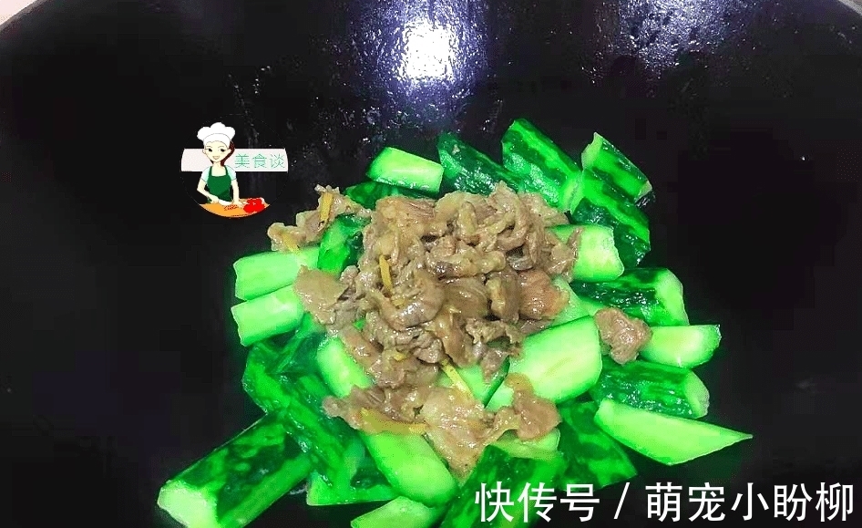 炒黄瓜时,切记别直接下锅炒!多做2步骤,黄瓜不出汤,清脆爽口