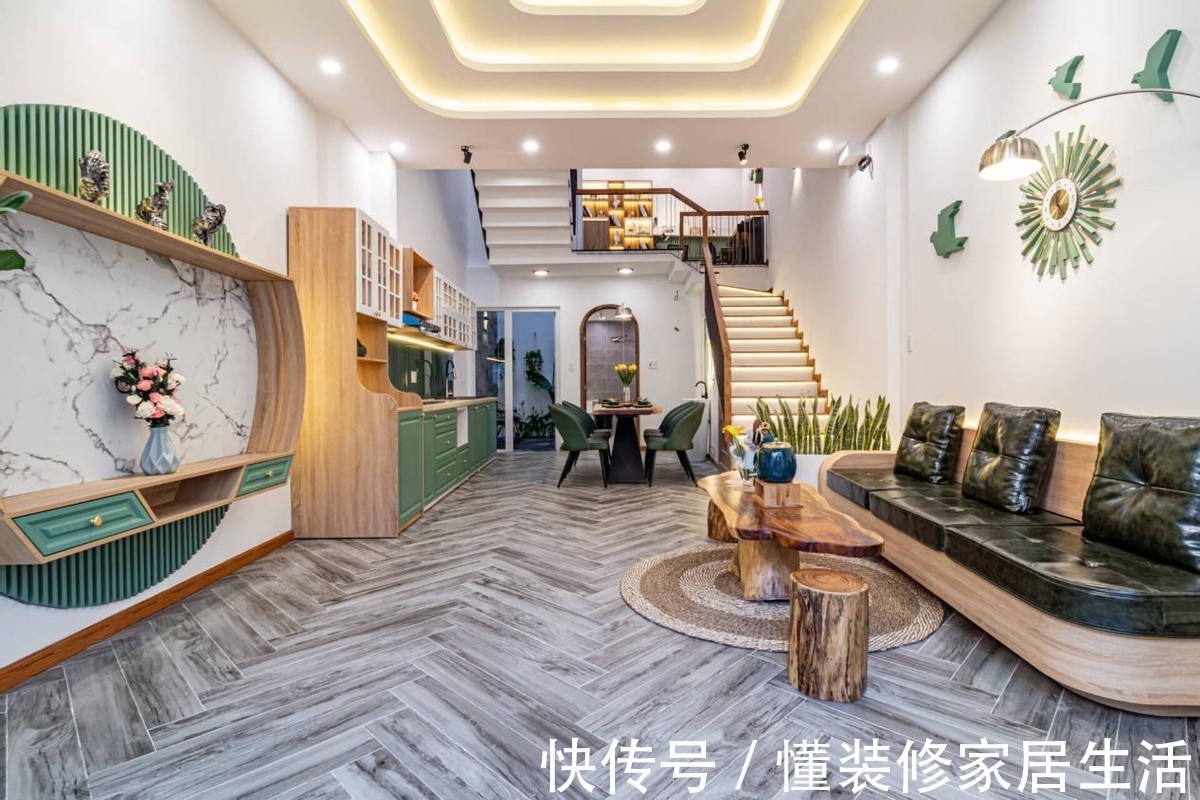 别墅|220㎡两层别墅,上有露台花园下有入户庭院,无复杂装修无比惬意