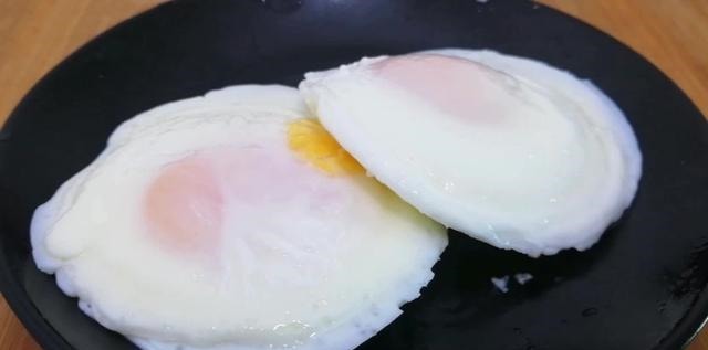 水煮荷包蛋我只服这种做法，不散花，个个圆溜溜，家常实用