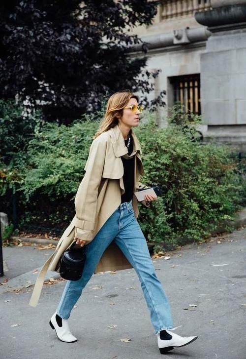 风衣里面穿什么才时尚？今年推荐这4种“内搭”，减龄百搭又耐看