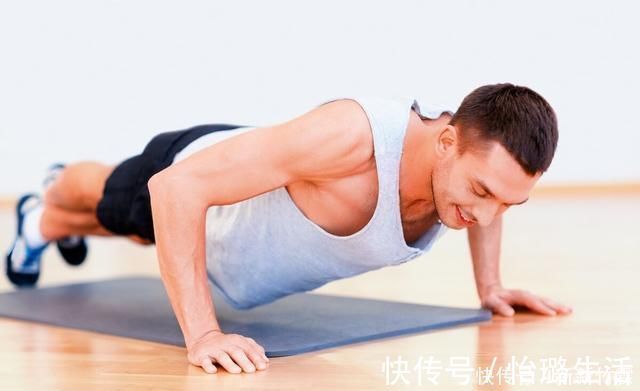 肩肌|俯卧撑个数，代表你的身体健康指数！你能一次性完成30个吗？