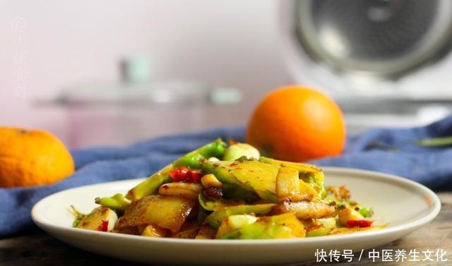  这“宝贝疙瘩”，在国内走红，国外想吃吃不到，2元一斤，正当季