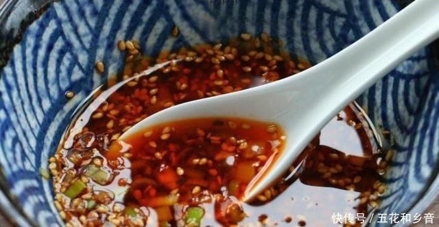 冬天，多吃此菜，维C是苹果5倍，锌是猪肝6倍，包成包子最好吃