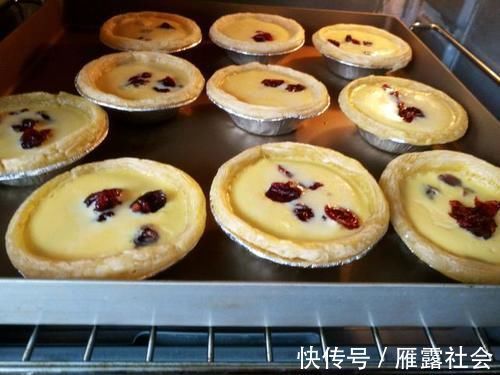 想吃蛋挞不用花钱买，自己在家也能轻松搞定，外酥里嫩很好吃