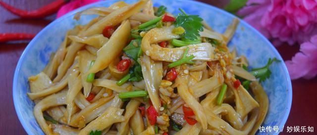 杏鲍菇别炒着吃，教你新吃法，不炒不炖不做汤，上桌就扫光，香