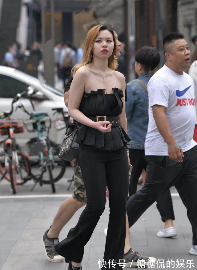 身材苗条|有“小肚子”的女性,不建议选择连衣裙,给你一个明确的穿搭思路