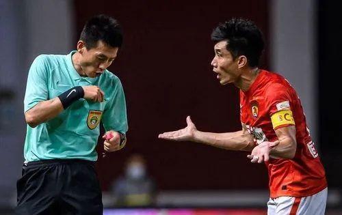 足球报|反转!中超传来重要信息:广州队传来1喜讯,郑智成大赢家