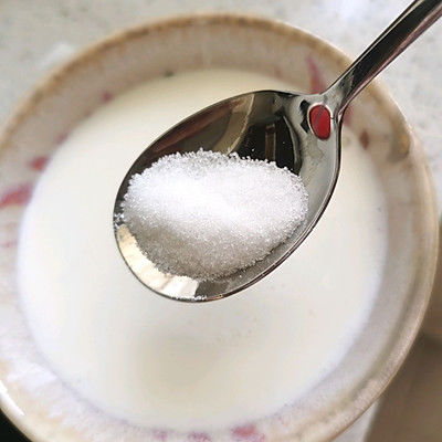 超容易的自制蜜豆双皮奶，香甜幸福的味道