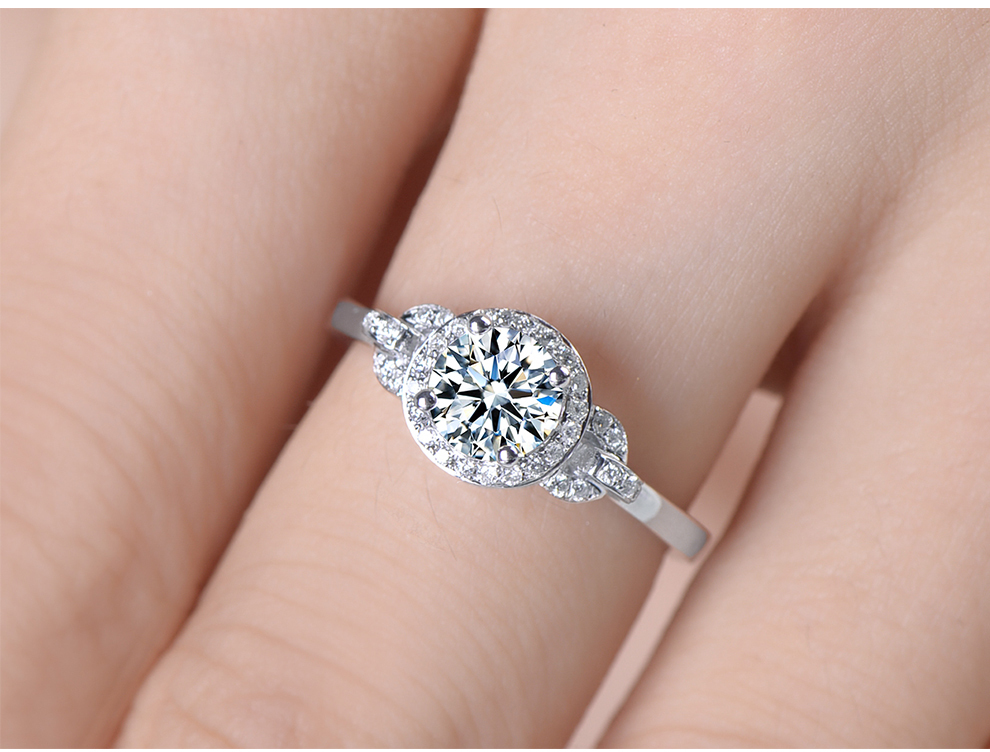 荧光@如何通过4C选钻戒