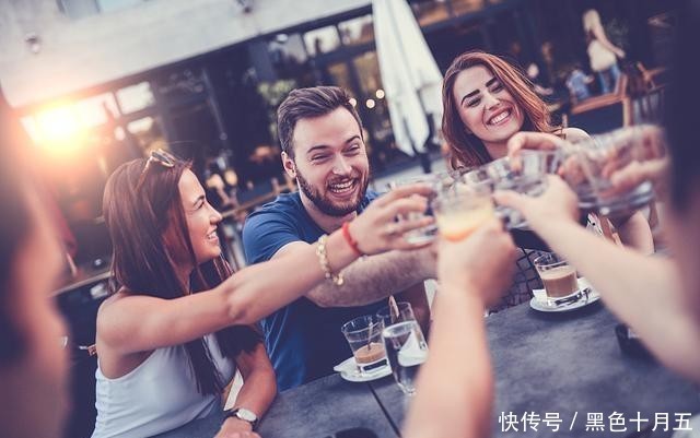 减少|肝不舒服,建议减少“3白”的食用,大量食用可能对肝脏不好