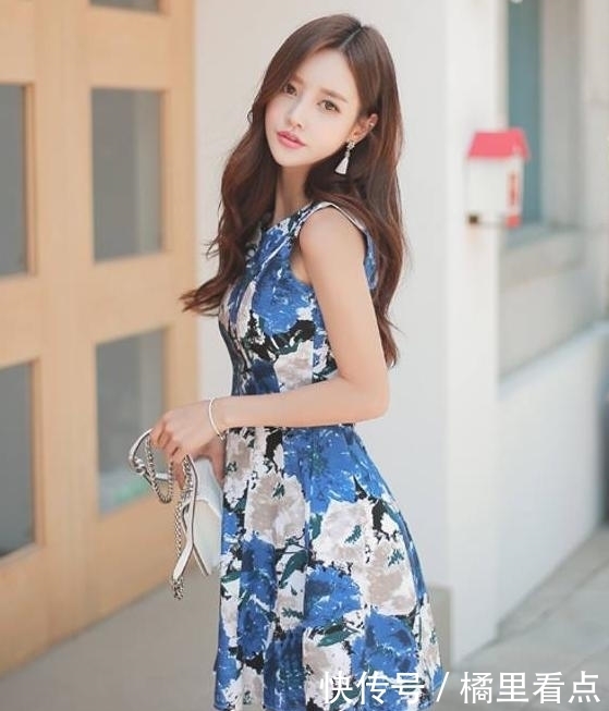 美女一身|街拍:下面的小姐姐不知道会嫁给谁?