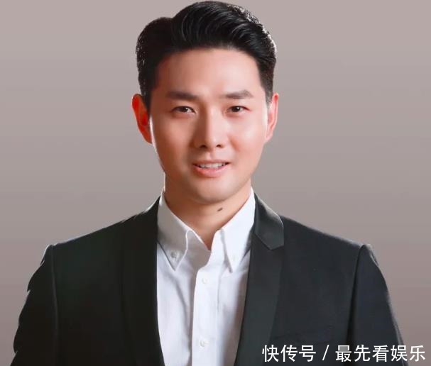 荣誉|黄梅戏新星张小威荣誉不够,年轻需要热血奋斗