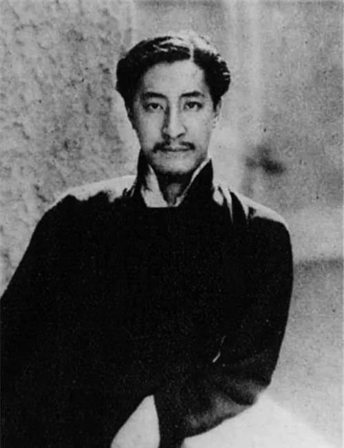 民国首富家庭:小妾要给女儿缠足,原配:别缠了,嫁不出去我养