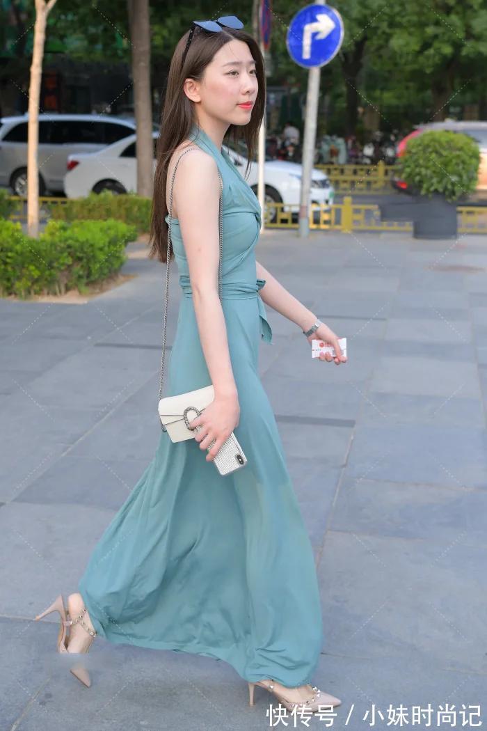 大气|长款挂脖式连衣裙,高级洋气,高贵典雅,尽显端庄大气的成熟感