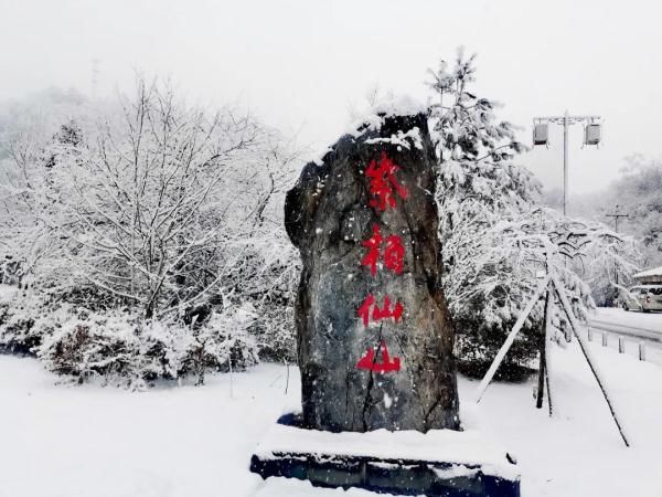 雪花儿|雪后小城，每一帧都美成屏保!