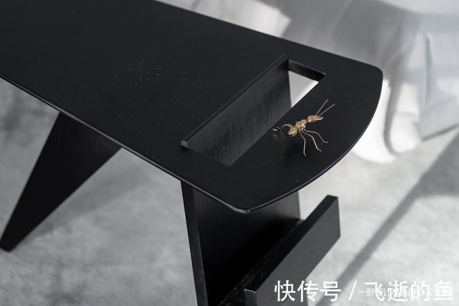 楼梯间|看400平米豪华别墅如何装修现代简约风