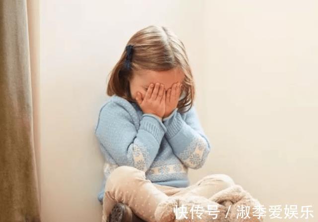 性教育|面对女儿“频繁夹腿”,两位妈妈的做法,造就女儿不同的人生
