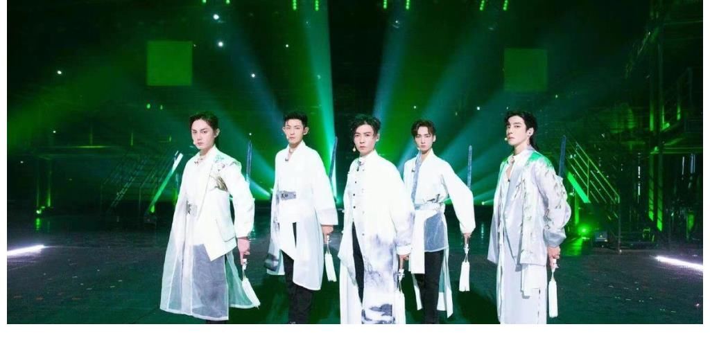 mm当了13年“软饭男”，张晋的才华终被发现：体会到娘娘的快乐