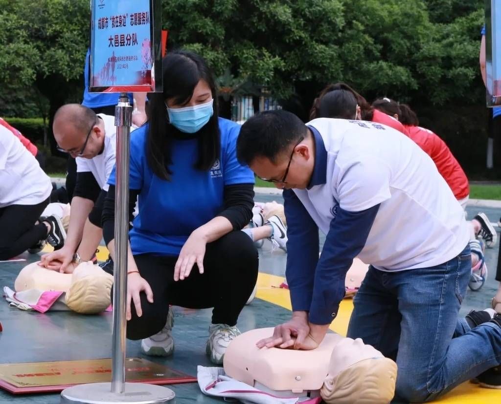 指挥中心|医师节专题报道④｜用行动践行“急在分秒之间，救在生死边缘” ——记成都市急救指挥中心信息调度组组长黄婉桢