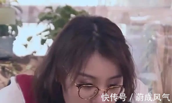 李佳琦 连李佳琦都喊救命的口红色号,傅园慧涂上也是上热搜,简直美哭了