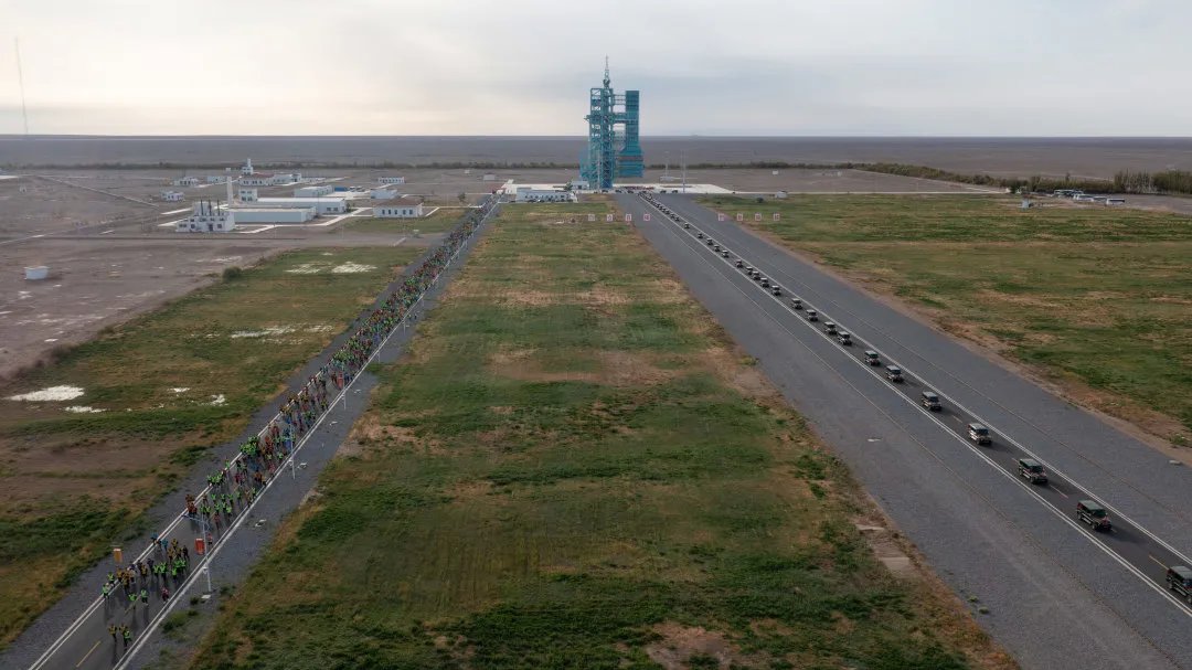 航天|真情“十”意，120对航天新人情定大漠