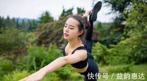 大长腿|每天4个瑜伽,纠正不良体态,还你“天鹅颈”,气质迷人又优雅