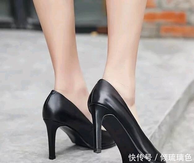 高跟鞋|个性的细跟单鞋更具潮流气息融入，带给你不一样的时尚体验