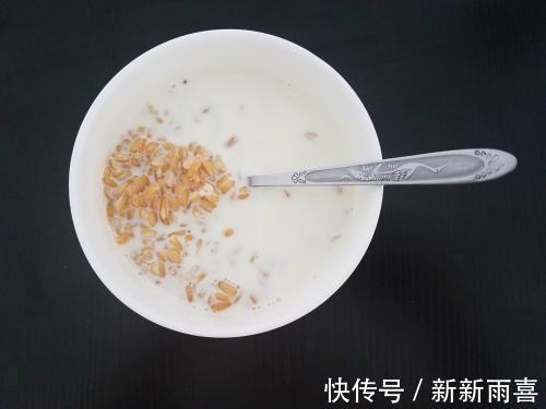 燃脂|早上准时上厕所,晚上吃8种瘦身食物,加倍燃脂,向好身材靠拢