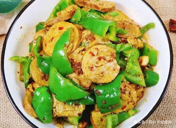 青椒炒素鸡|血管的“清道夫”,隔三差五炒一盘,可以排毒清肠,提高免疫力