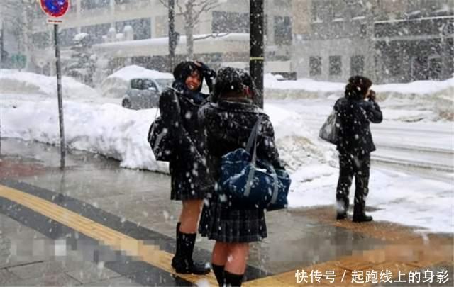 秋冬怎么不露腿也好看打破偏见,学学东北人养生时髦穿搭法